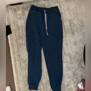 Women’s figs scrub jogger bottoms size small